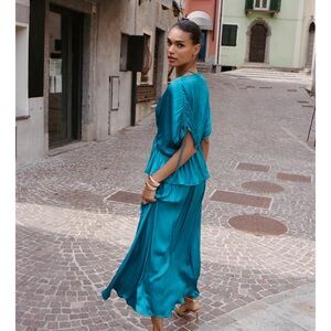 ❗️LAST CHANCE❗️WILL BE REMOVED SOON❗️Zara Teal COLOR Skirt